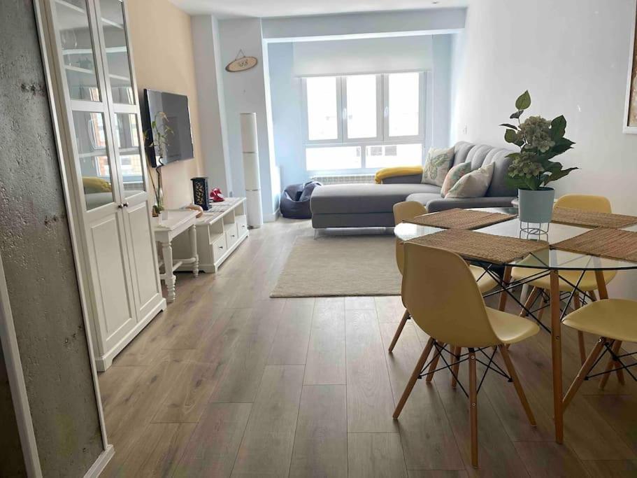 Apartamento A 100Metros De La Playa De San Lorenzo Gijón Eksteriør billede