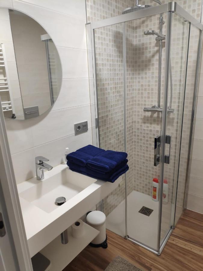Apartamento A 100Metros De La Playa De San Lorenzo Gijón Eksteriør billede